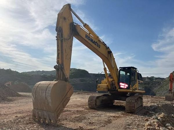 KOMATSU Excavators JMX10917