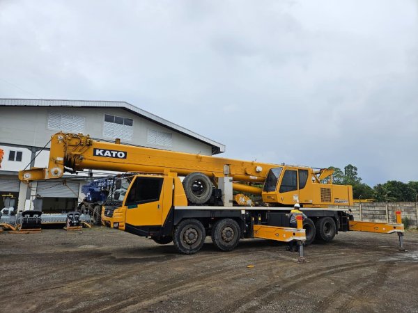 KATO Truck Crane JMX8622